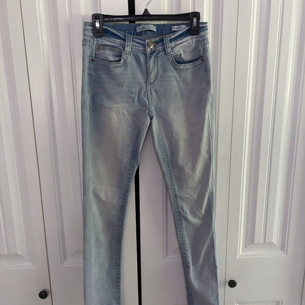 Mudd Skinny Light Wash Jeans Size 5